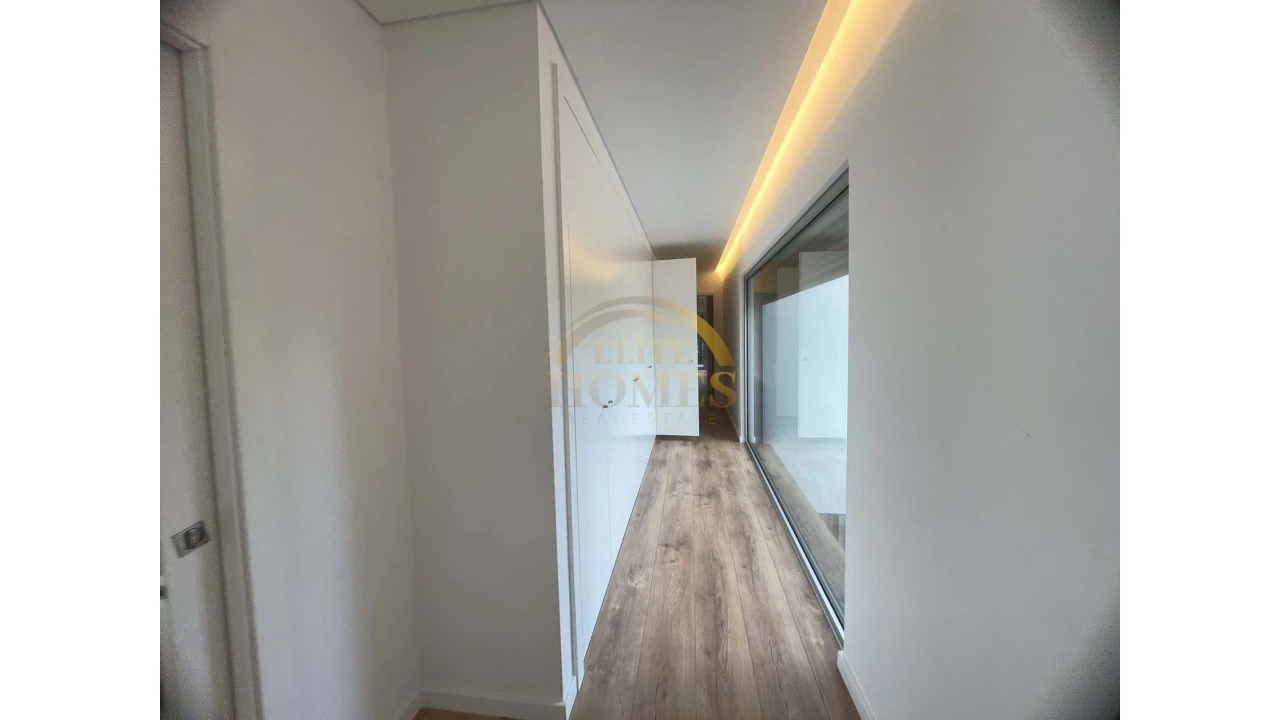 Moradia T4 para Venda em Costa da Caparica Foto 32