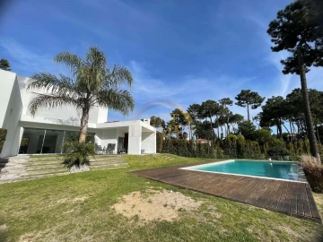Moradia T4 para Venda em Costa da Caparica