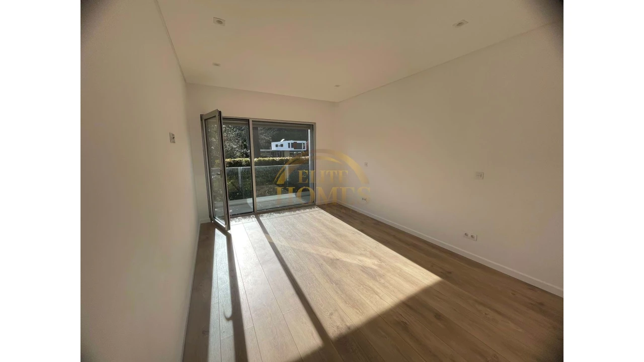 Moradia T4 para Venda em Costa da Caparica Foto 14