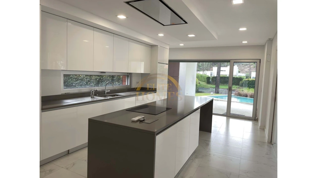 Moradia T4 para Venda em Costa da Caparica Foto 10