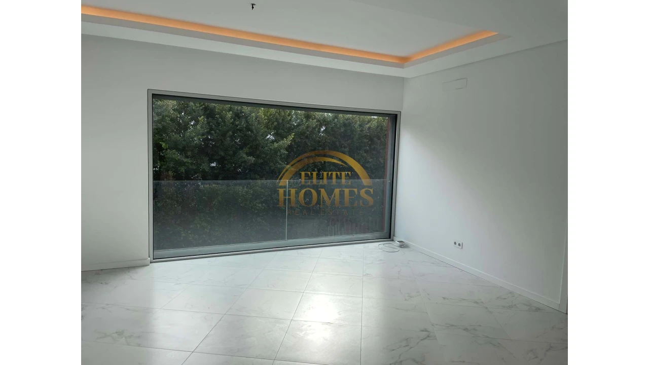 Moradia T4 para Venda em Costa da Caparica Foto 8