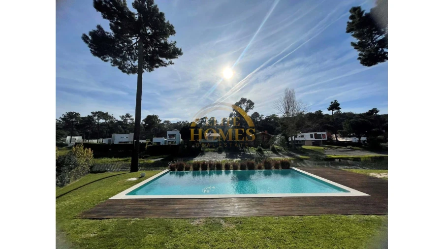 Moradia T4 para Venda em Costa da Caparica Foto 37