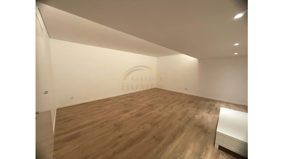 Moradia T4 para Venda em Costa da Caparica Foto 25