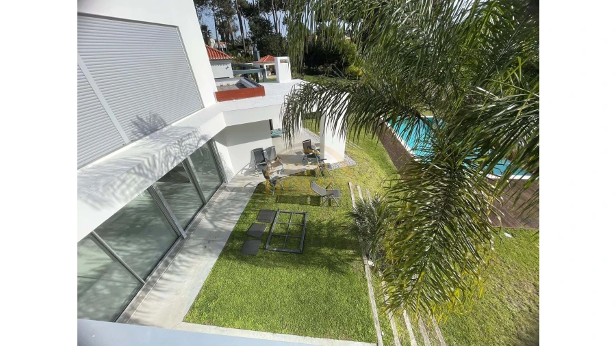 Moradia T4 para Venda em Costa da Caparica Foto 49