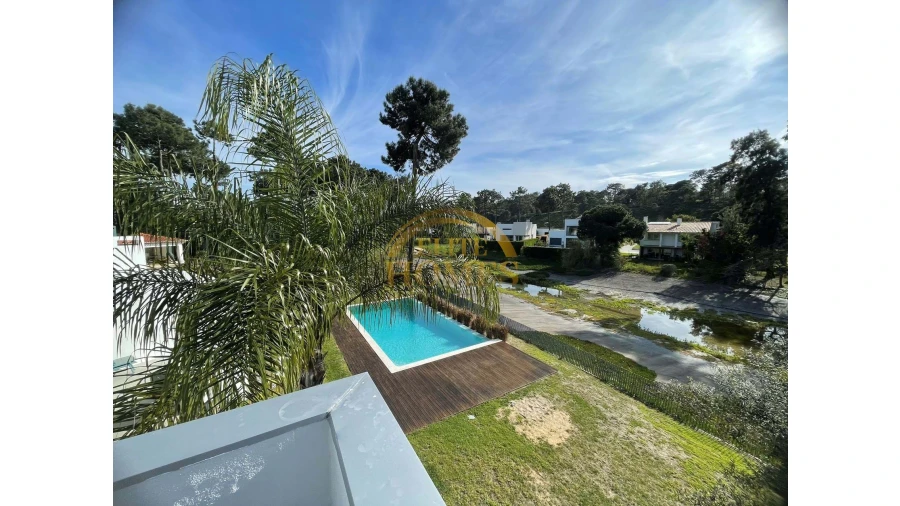 Moradia T4 para Venda em Costa da Caparica Foto 28