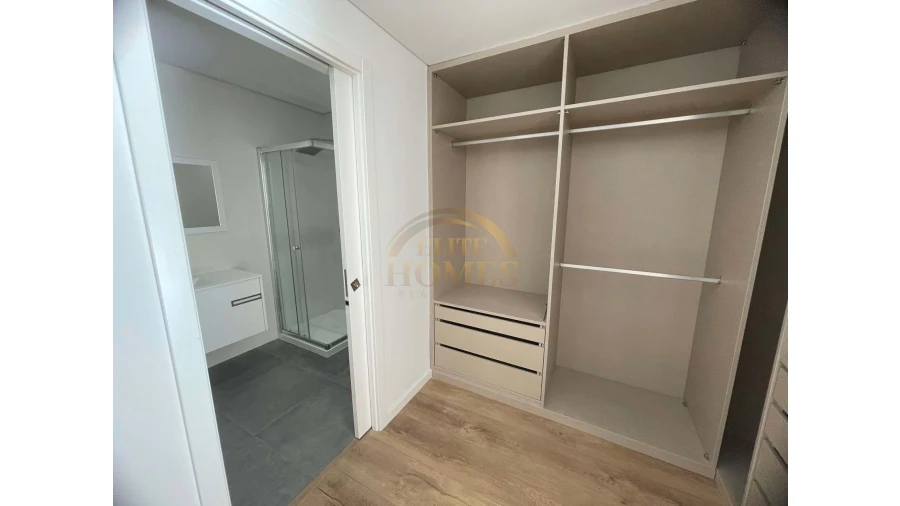 Moradia T4 para Venda em Costa da Caparica Foto 16