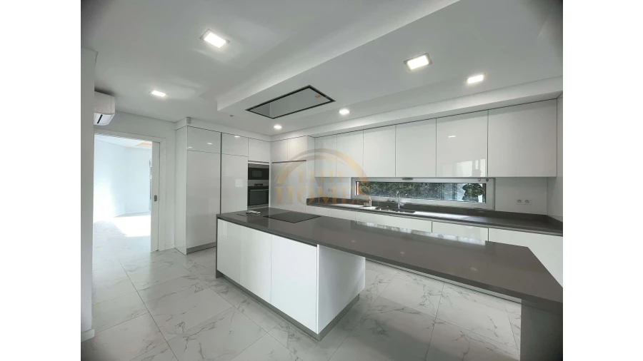 Moradia T4 para Venda em Costa da Caparica Foto 11