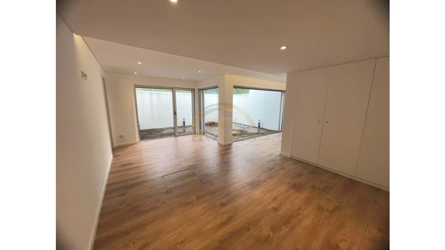 Moradia T4 para Venda em Costa da Caparica Foto 33