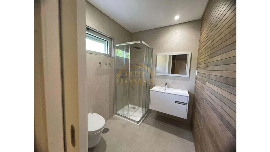 Moradia T4 para Venda em Costa da Caparica Foto 47