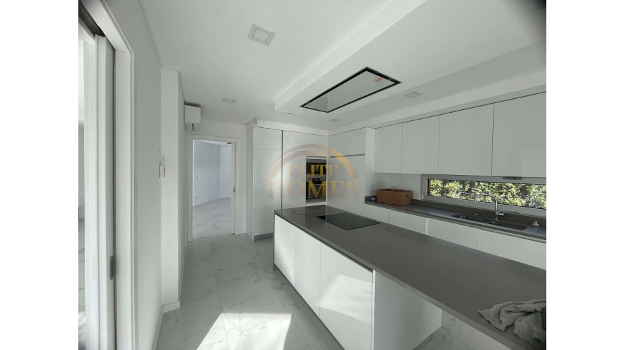 Moradia T4 para Venda em Costa da Caparica Foto 12