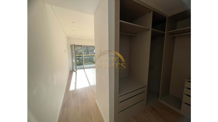 Moradia T4 para Venda em Costa da Caparica Foto 19