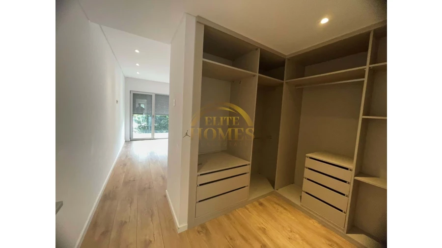 Moradia T4 para Venda em Costa da Caparica Foto 50