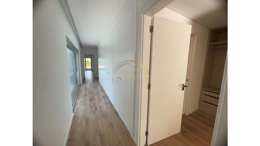 Moradia T4 para Venda em Costa da Caparica Foto 13