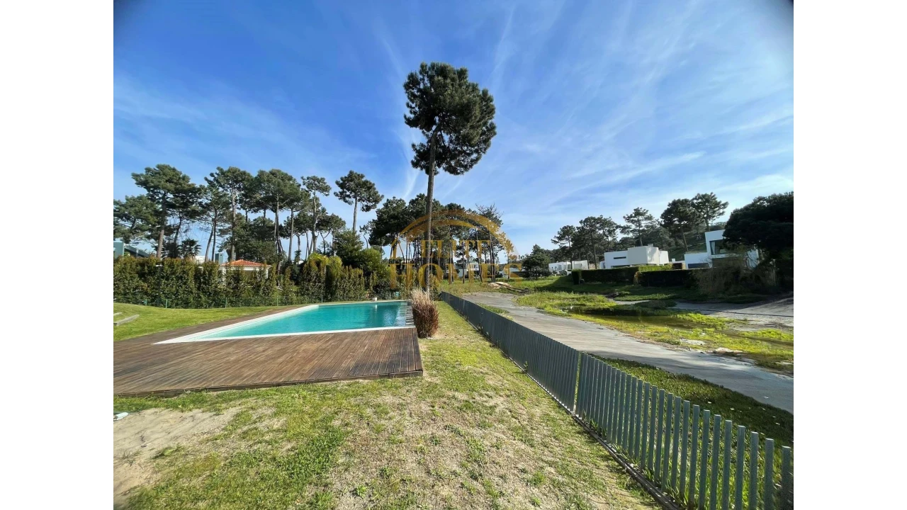 Moradia T4 para Venda em Costa da Caparica Foto 35