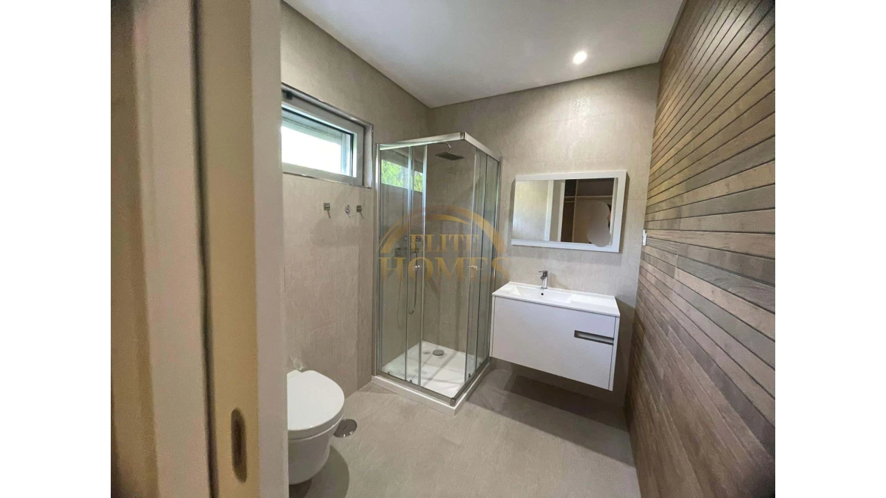 Moradia T4 para Venda em Costa da Caparica Foto 47