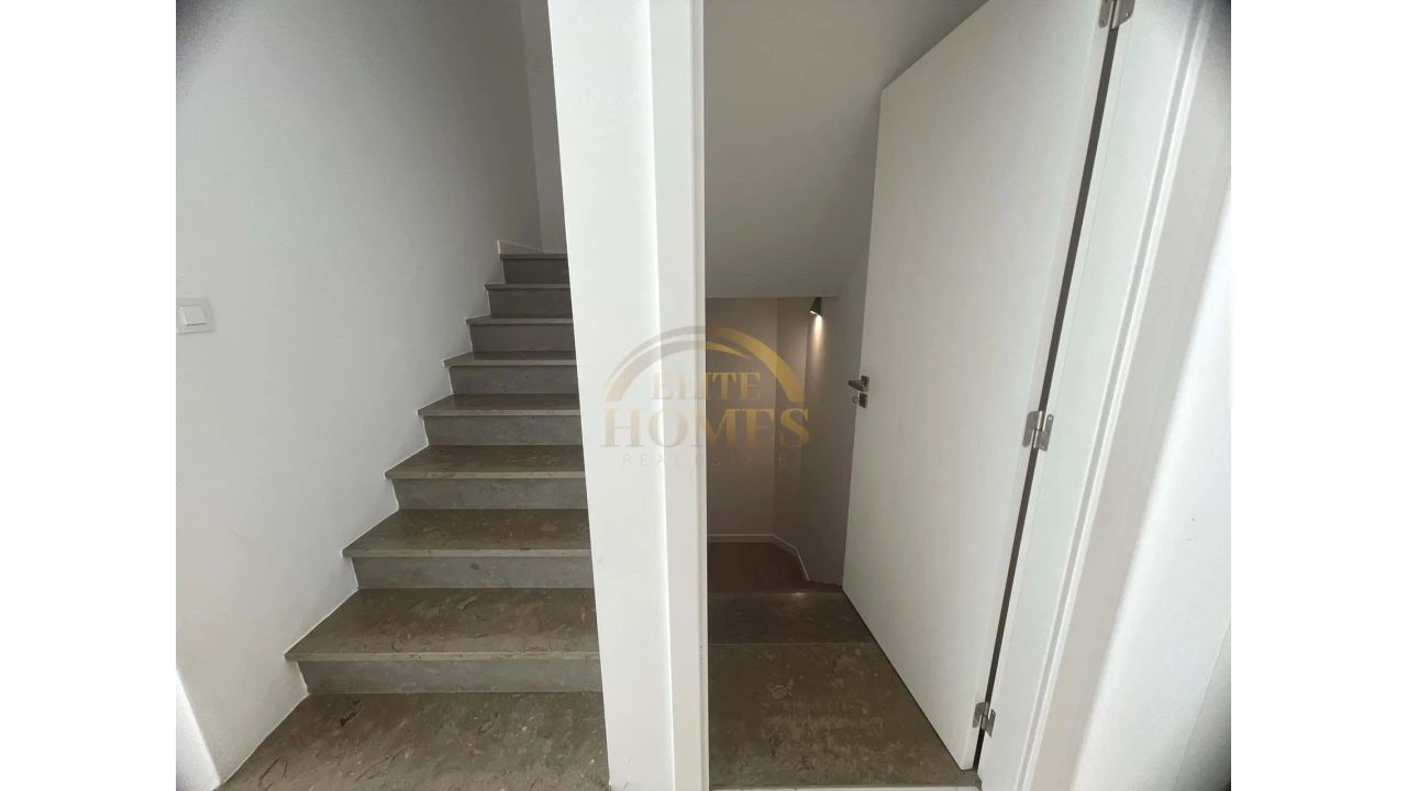 Moradia T4 para Venda em Costa da Caparica Foto 53