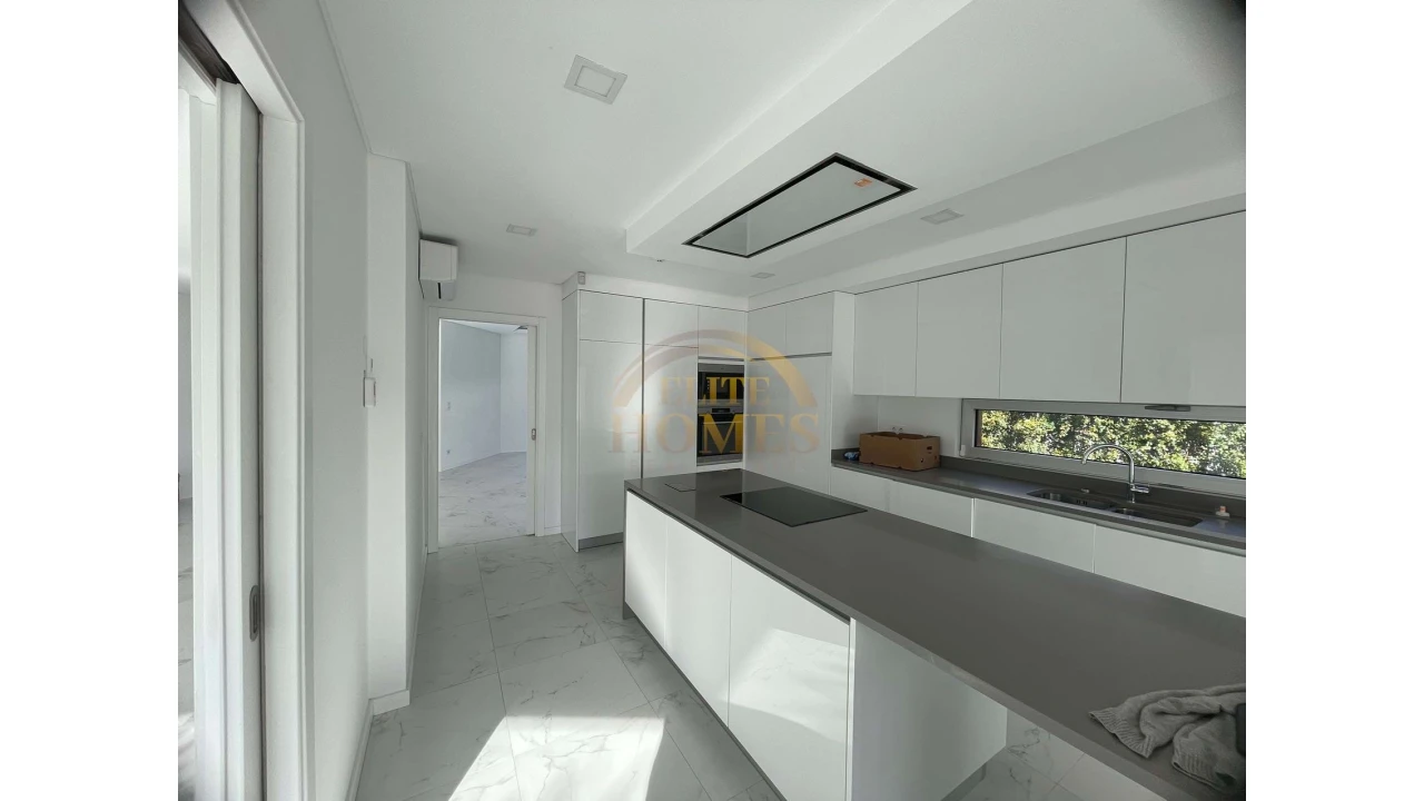 Moradia T4 para Venda em Costa da Caparica Foto 12