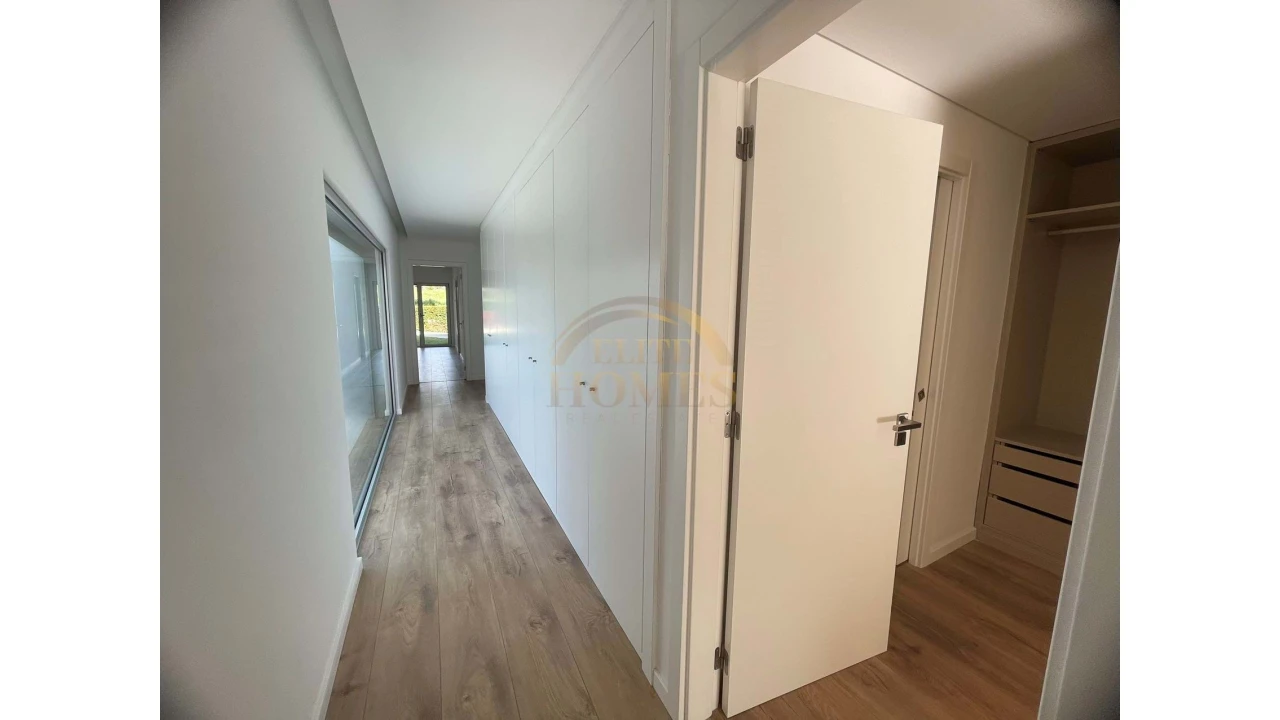 Moradia T4 para Venda em Costa da Caparica Foto 13