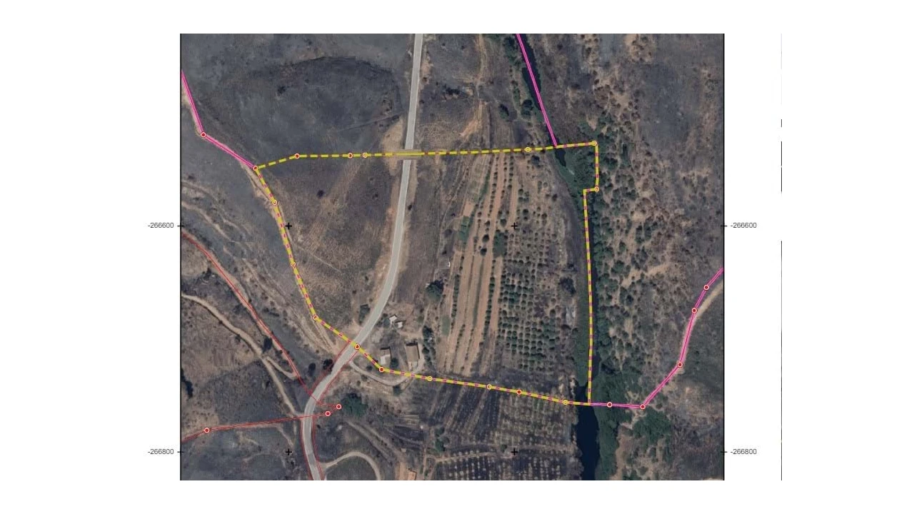 Quinta T4 para Venda em Alferce Foto 31