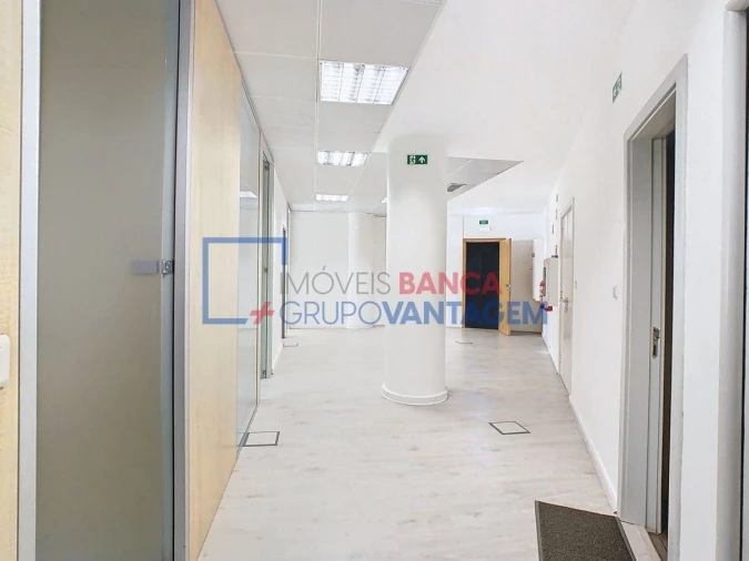 Escritório para Arrendamento em São Domingos de Benfica Foto 5