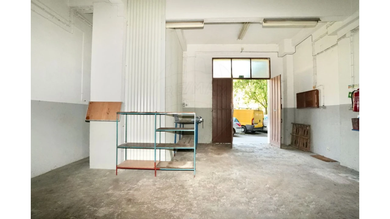 Armazém para Venda em Póvoa de Santa Iria e Forte da Casa Foto 5