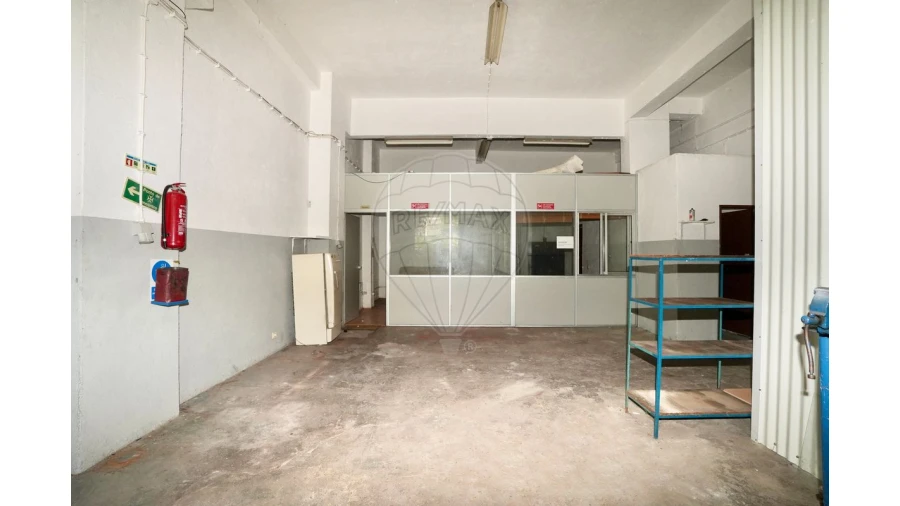 Armazém para Venda em Póvoa de Santa Iria e Forte da Casa Foto 2