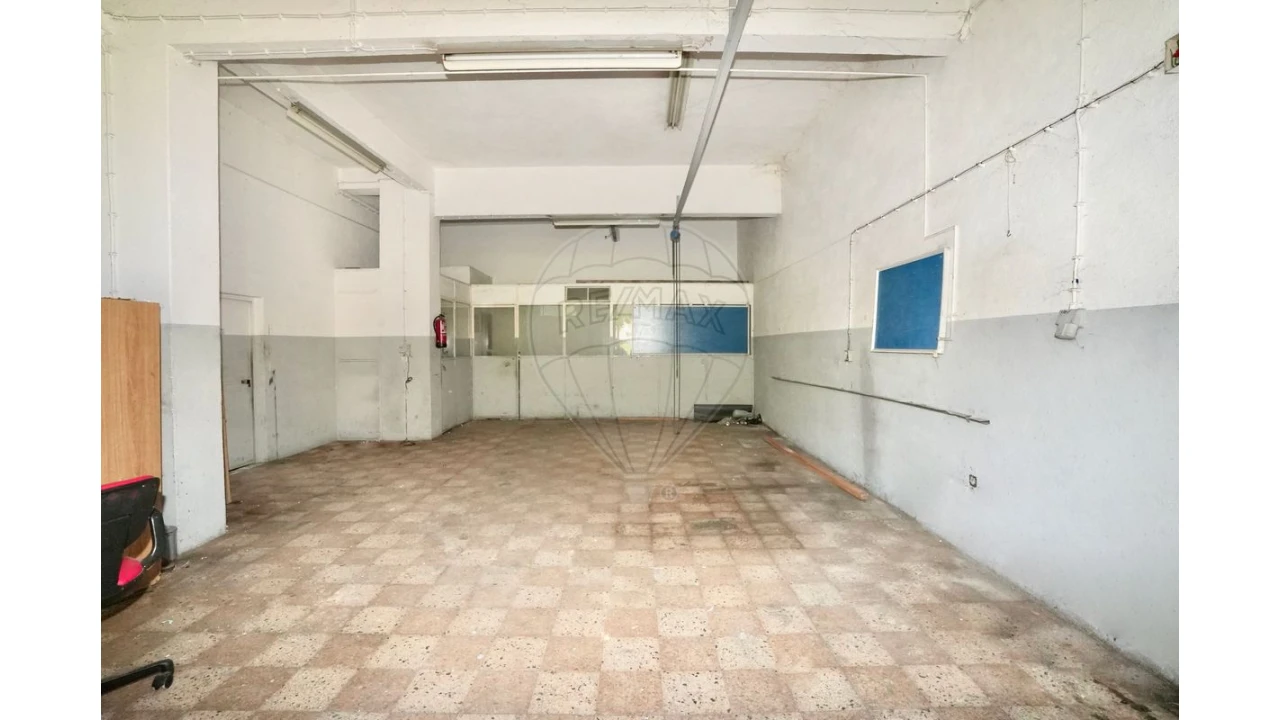 Armazém para Venda em Póvoa de Santa Iria e Forte da Casa Foto 2