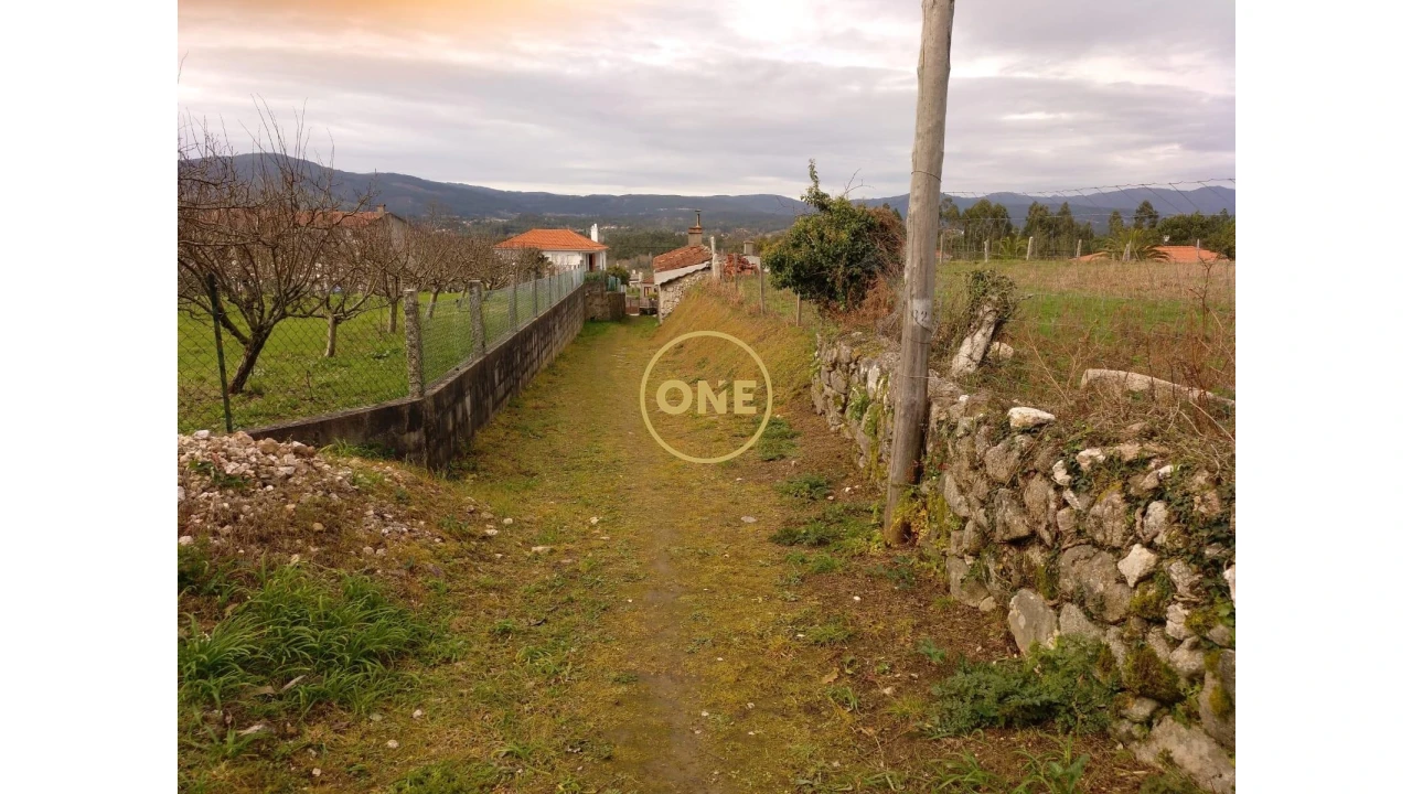 Terreno para Venda em Reboreda e Nogueira Foto 5