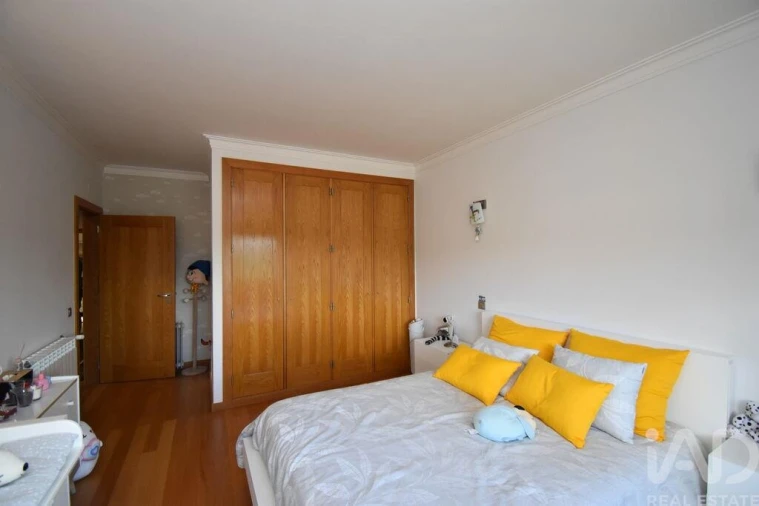 Moradia T4 para Venda em Lamas Foto 20