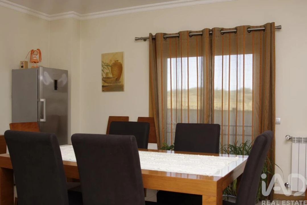 Moradia T4 para Venda em Lamas Foto 6