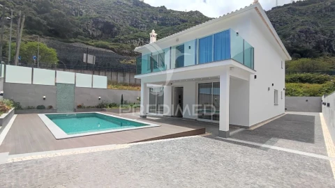 Moradia T4 para Venda em Machico