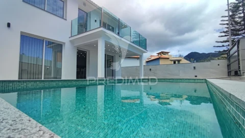 Moradia T4 para Venda em Machico