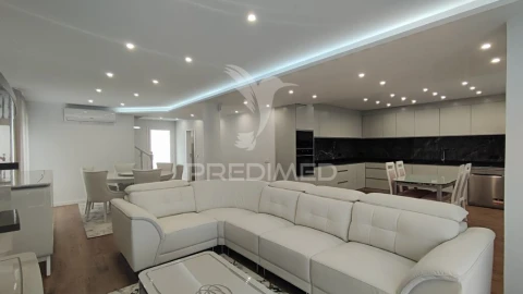 Moradia T4 para Venda em Machico