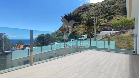 Moradia T4 para Venda em Machico