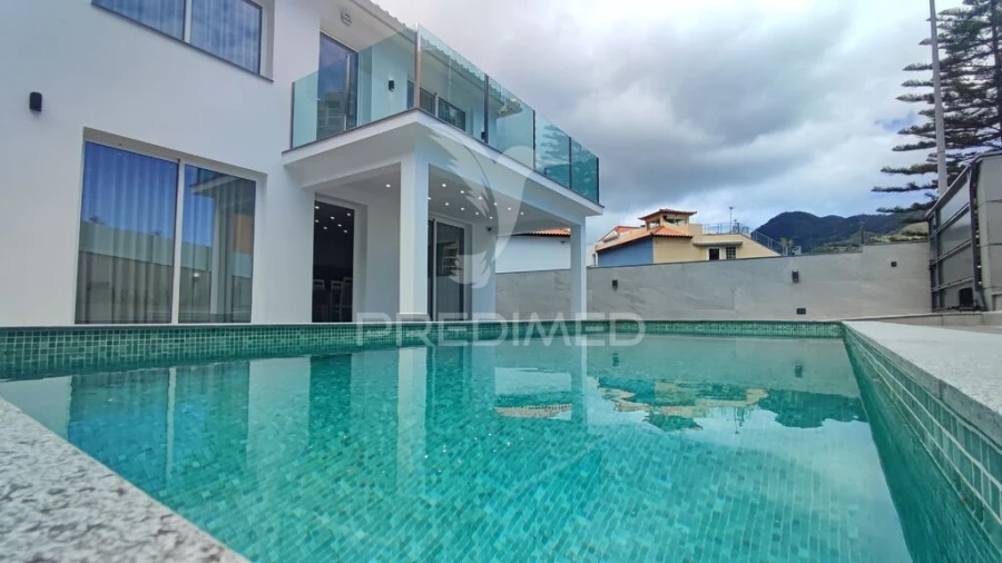 Moradia T4 para Venda em Machico Foto 4