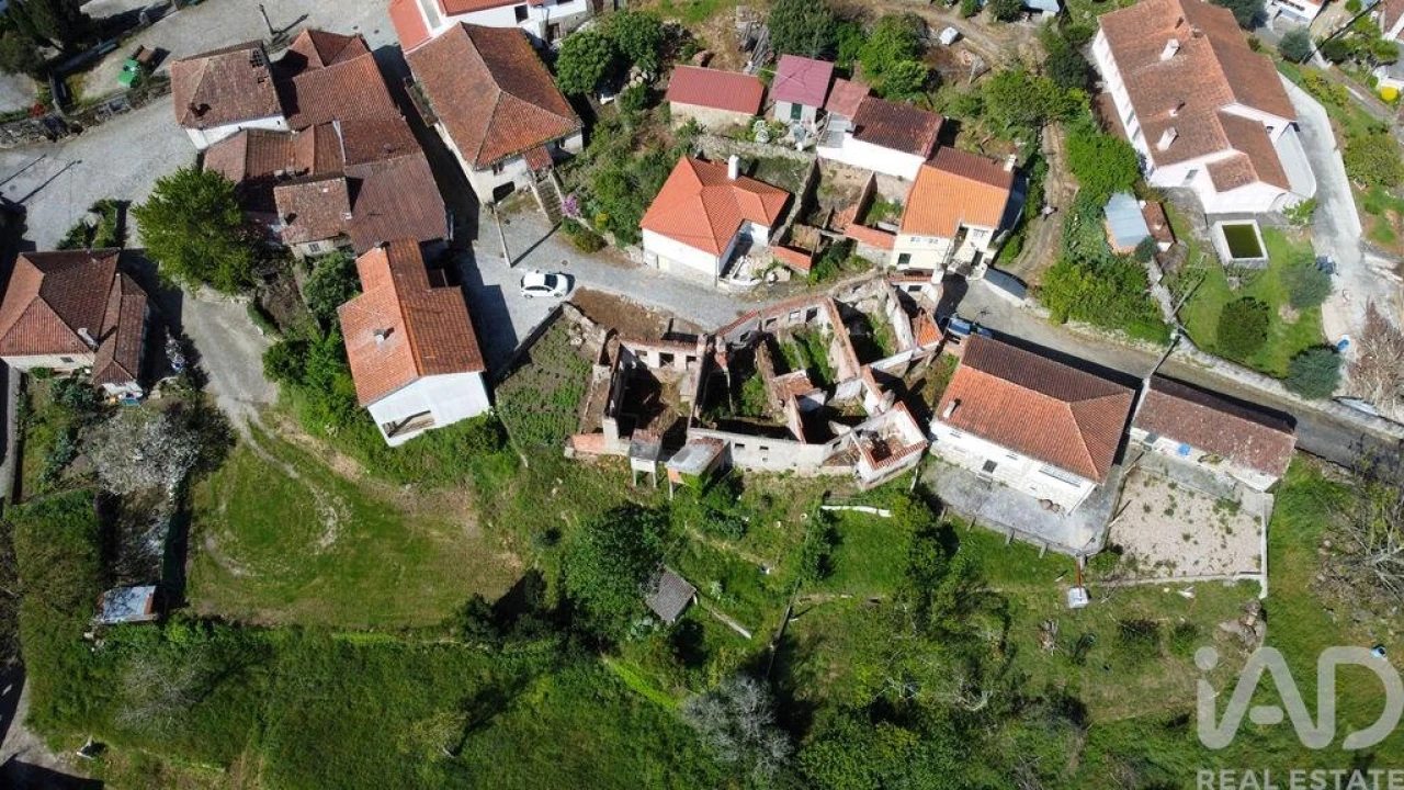 Moradia T2 para Venda em Santa Comba Dão e Couto do Mosteiro Foto 19