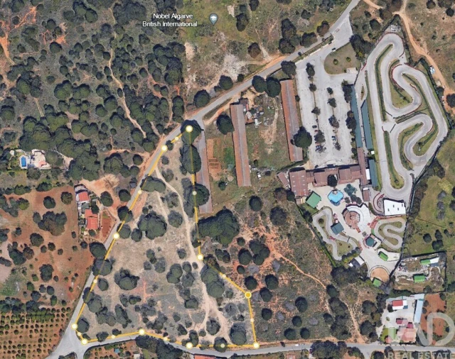 Terreno para Venda em Quarteira