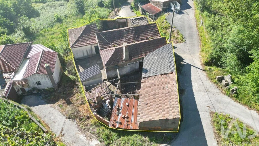 Moradia T4 para Venda em Vila Nova Foto 30