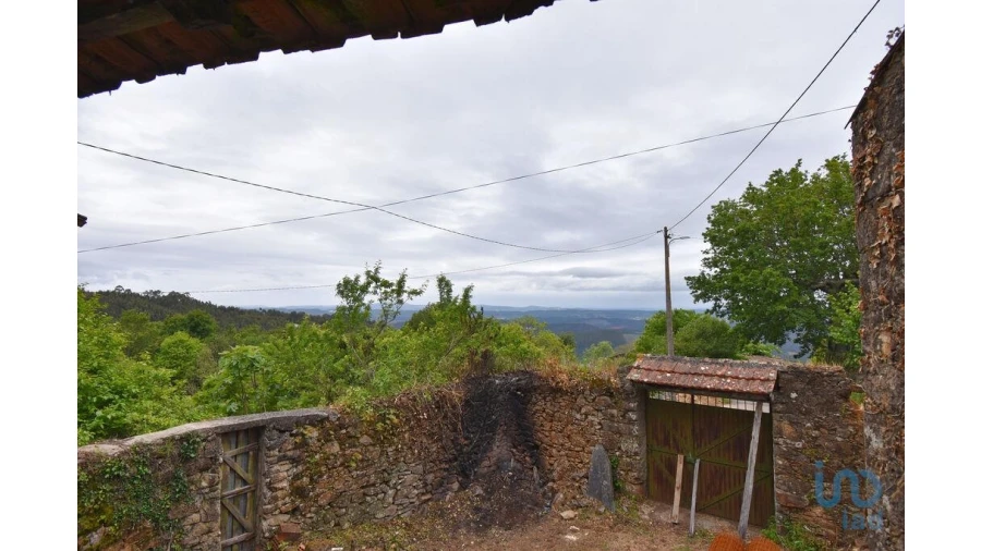 Moradia T4 para Venda em Vila Nova Foto 11