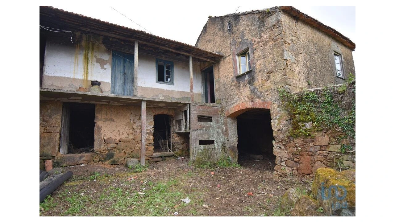 Moradia T4 para Venda em Vila Nova Foto 6