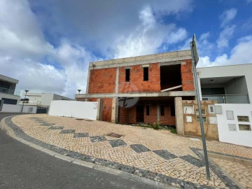 Moradia T4 para Venda em Lagos (São Sebastião e Santa Maria)