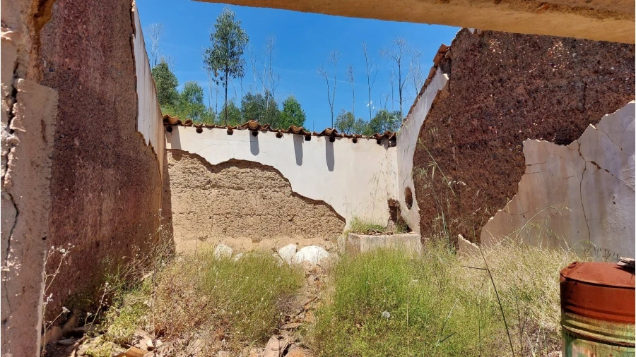 Quinta T2 para Venda em Alferce Foto 16