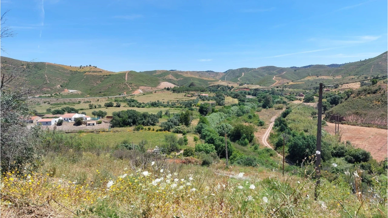 Quinta T2 para Venda em Alferce Foto 19