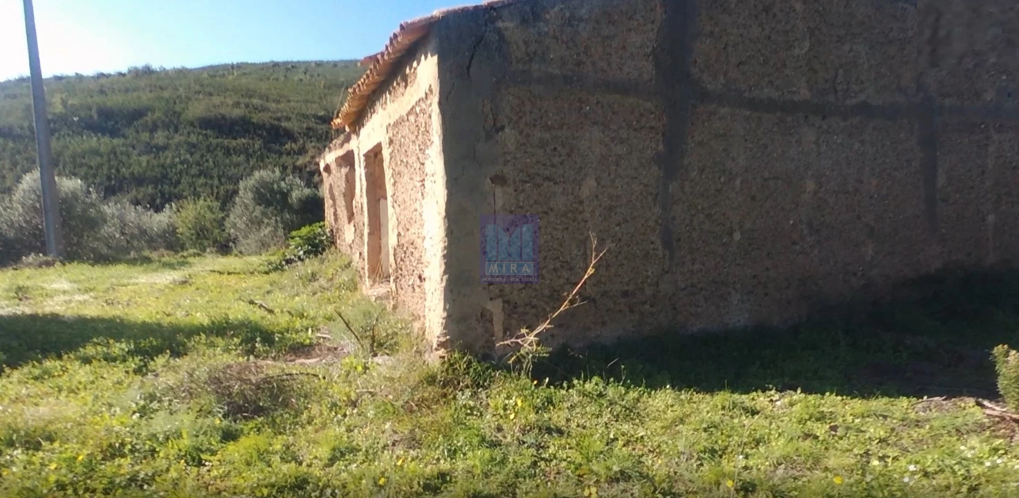 Quinta T2 para Venda em Alferce Foto 37