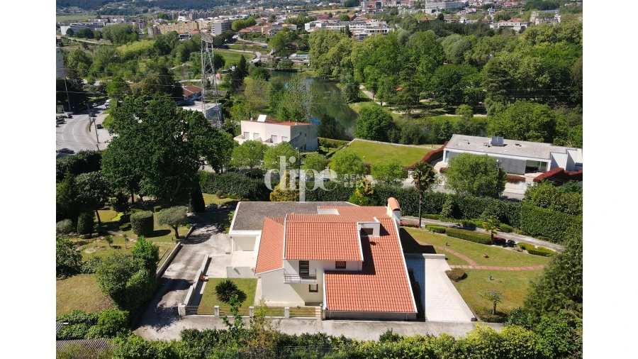 Moradia T4 para Venda em Ponte Foto 4