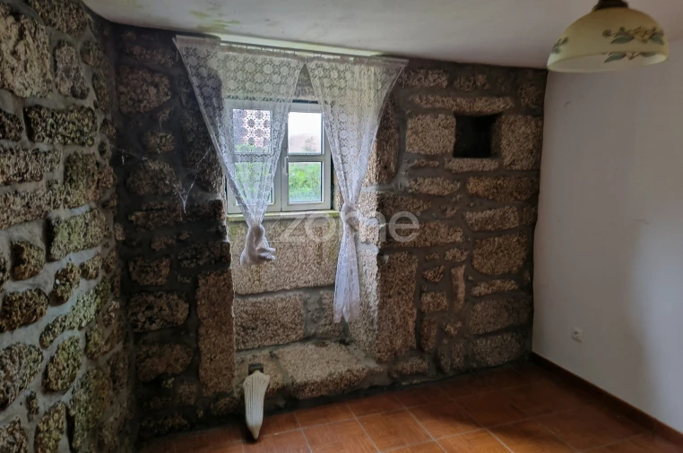 Moradia T4 para Venda em Cibões e Brufe Foto 11