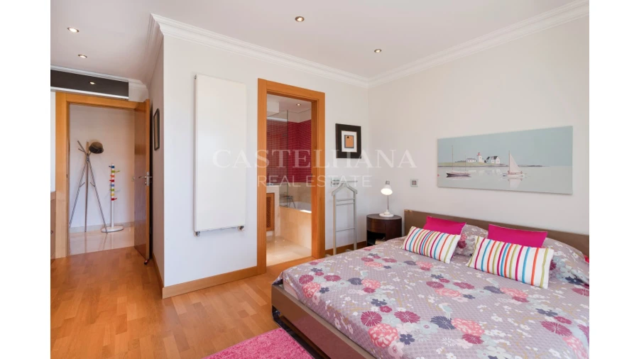 Moradia T5 para Venda em Luz de Tavira e Santo Estêvão Foto 8