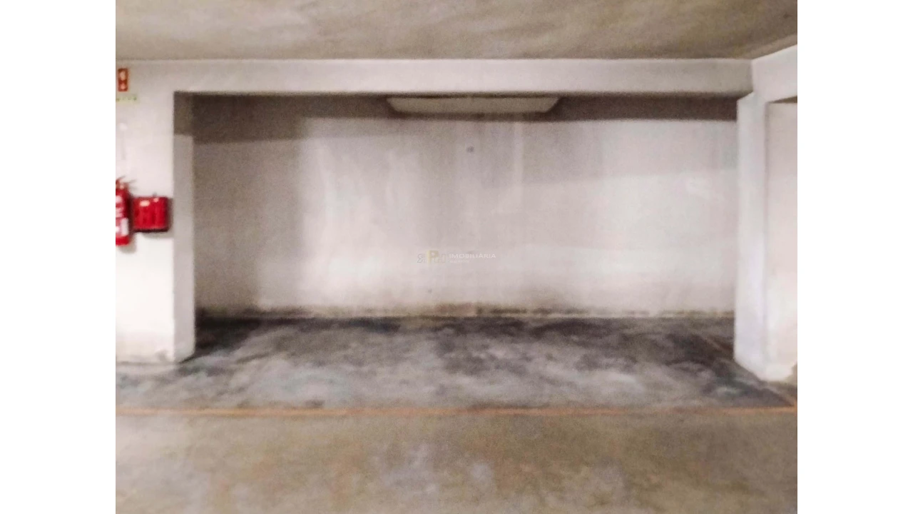 Garagem para Arrendamento em Marvila, Ribeira Santarém, São Salvador, São Nicolau Foto 1