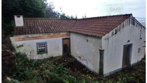 Moradia T2 para Venda em São Roque do Pico