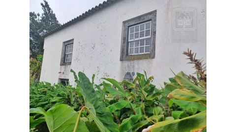 Moradia T2 para Venda em São Roque do Pico